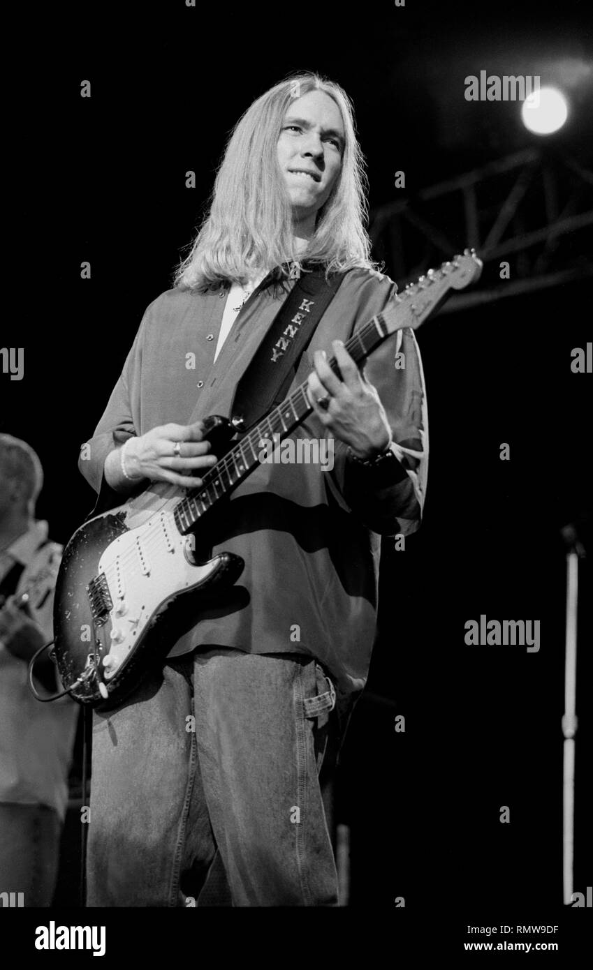 Le guitariste Kenny Wayne Shepherd est montré sur scène au cours de l'expérience de Jimmy Hendrix 2010 concert hommage. Banque D'Images