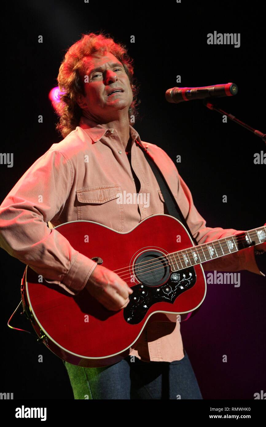 Guitariste et chanteur Henry Paul des Outlaws est montré sur scène pendant un concert en direct de l'apparence. Banque D'Images