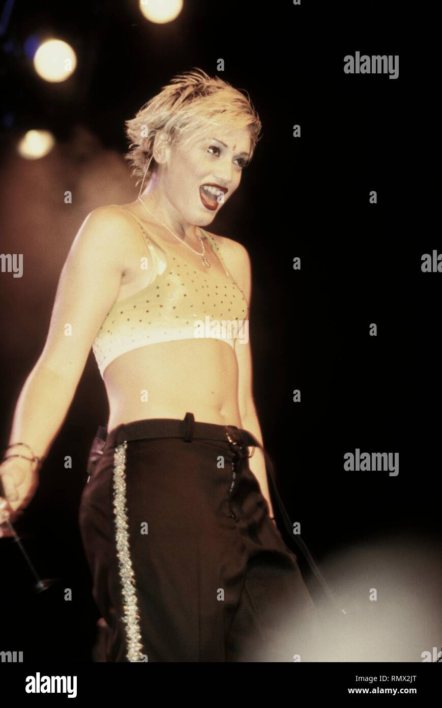 Gwen Stefani la chanteuse du groupe de rock est sans doute montré sur scène pendant un concert en direct de l'apparence. Banque D'Images