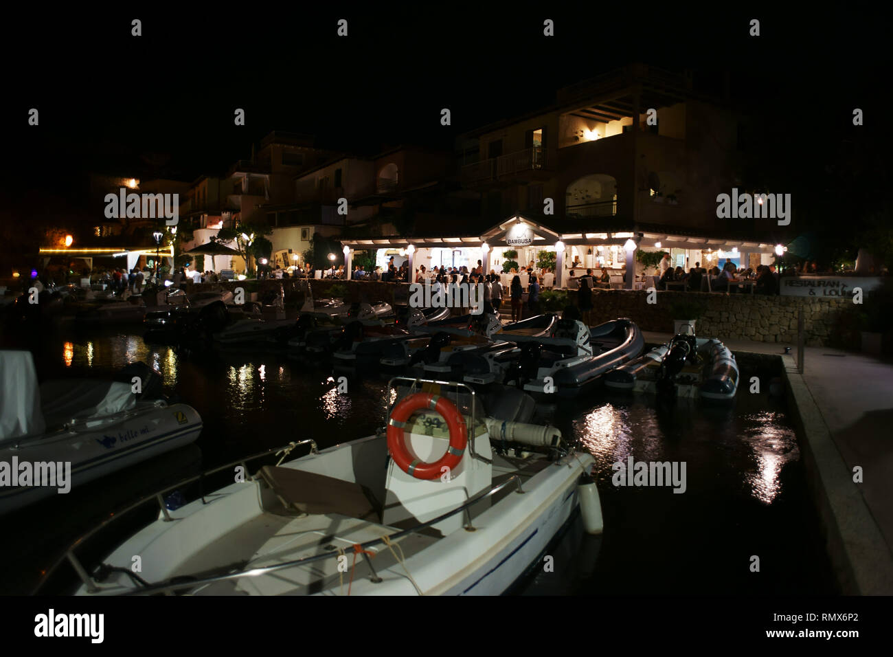 Porto Cervo par nuit, Sardaigne, Italie Banque D'Images