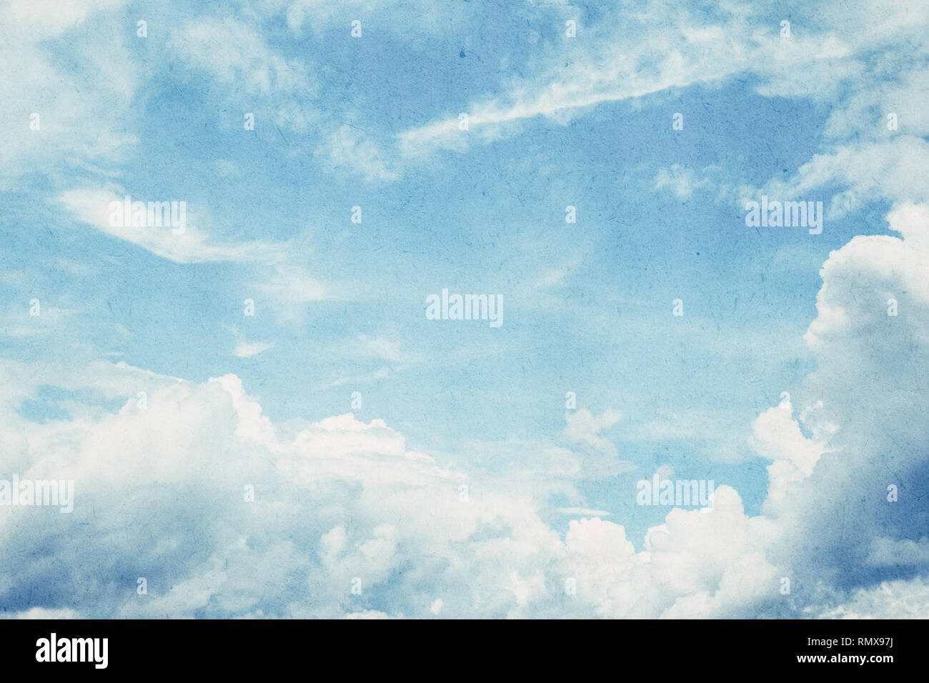 Ciel bleu sur vieux papier effet vintage pour l'arrière plan. Banque D'Images