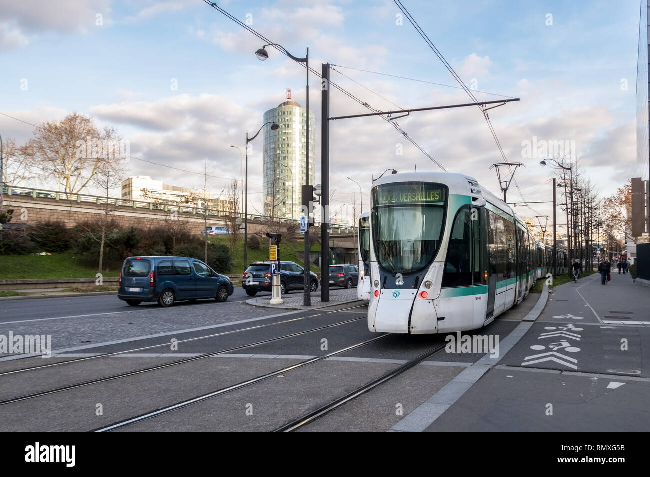 La ligne de Tramway T2 à Paris, France Banque D'Images