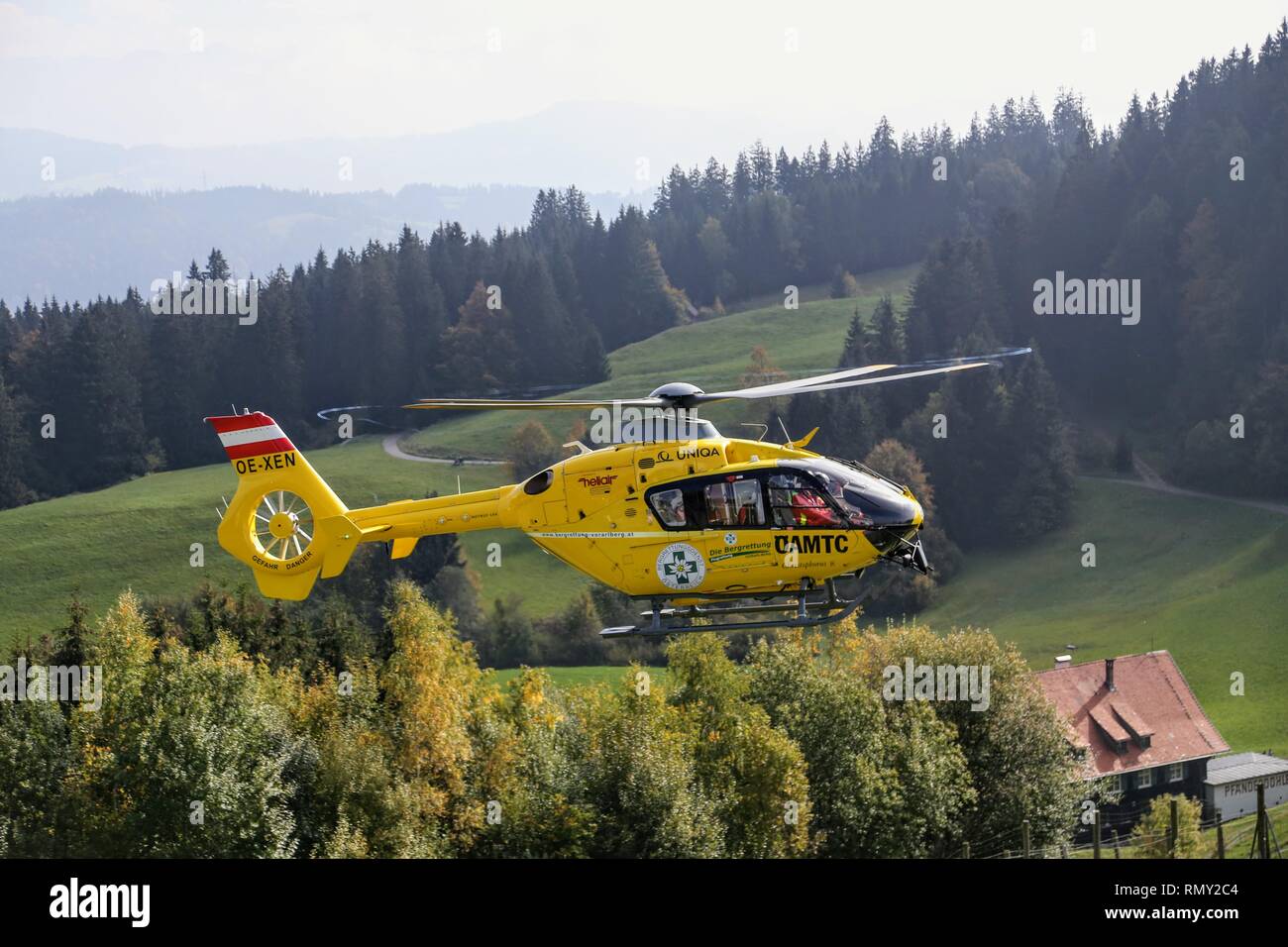 Hélicoptère de sauvetage autrichien ÖAMTC Banque D'Images