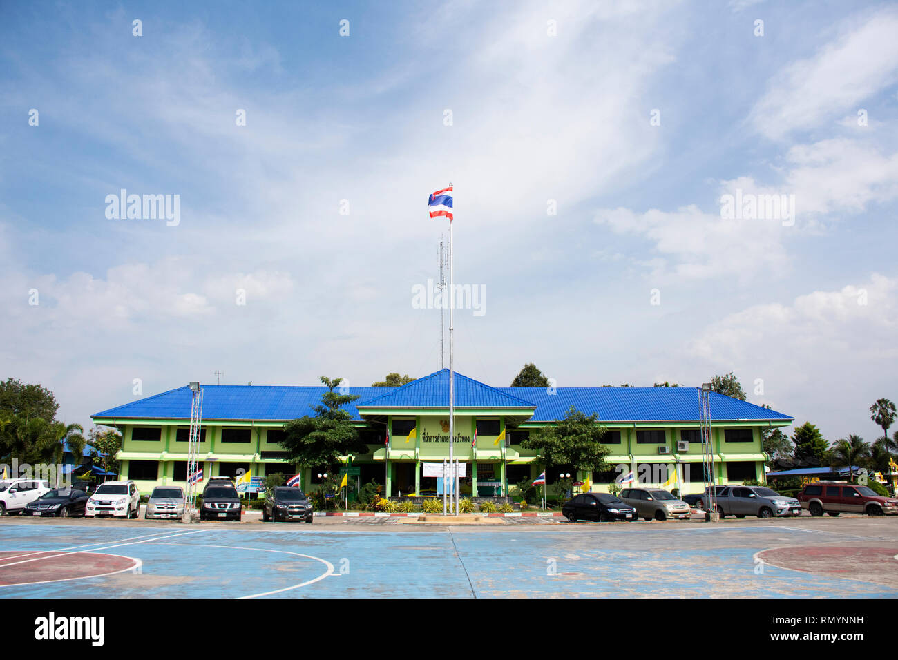 Bangbuathong Buildind de Station du bureau de district du thaï et de peuple étranger visiter et d'utiliser le service à Bangbuathong ville le 7 décembre 2018 dans Nonthab Banque D'Images