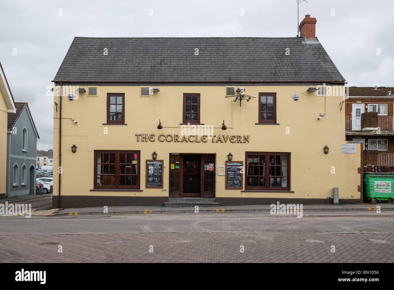 Le pub Taverne Coracle à Carmarthen, au sud ouest du pays de Galles. Une licence pour vendre de l'alcool c'est dans le centre-ville. Banque D'Images