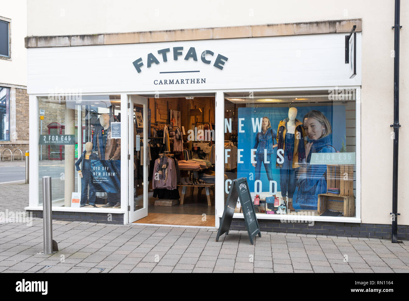 Fatface l'élégant magasin de vêtements à St Catherines à pied, Carmarthen, pays de Galles. Banque D'Images