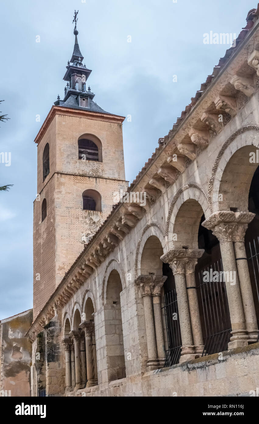 Église romane de San Millan, Segovia, Castilla y León, Espagne. Construit entre 1111 et 1124, c'est l'une des plus anciennes églises de la ville. Banque D'Images
