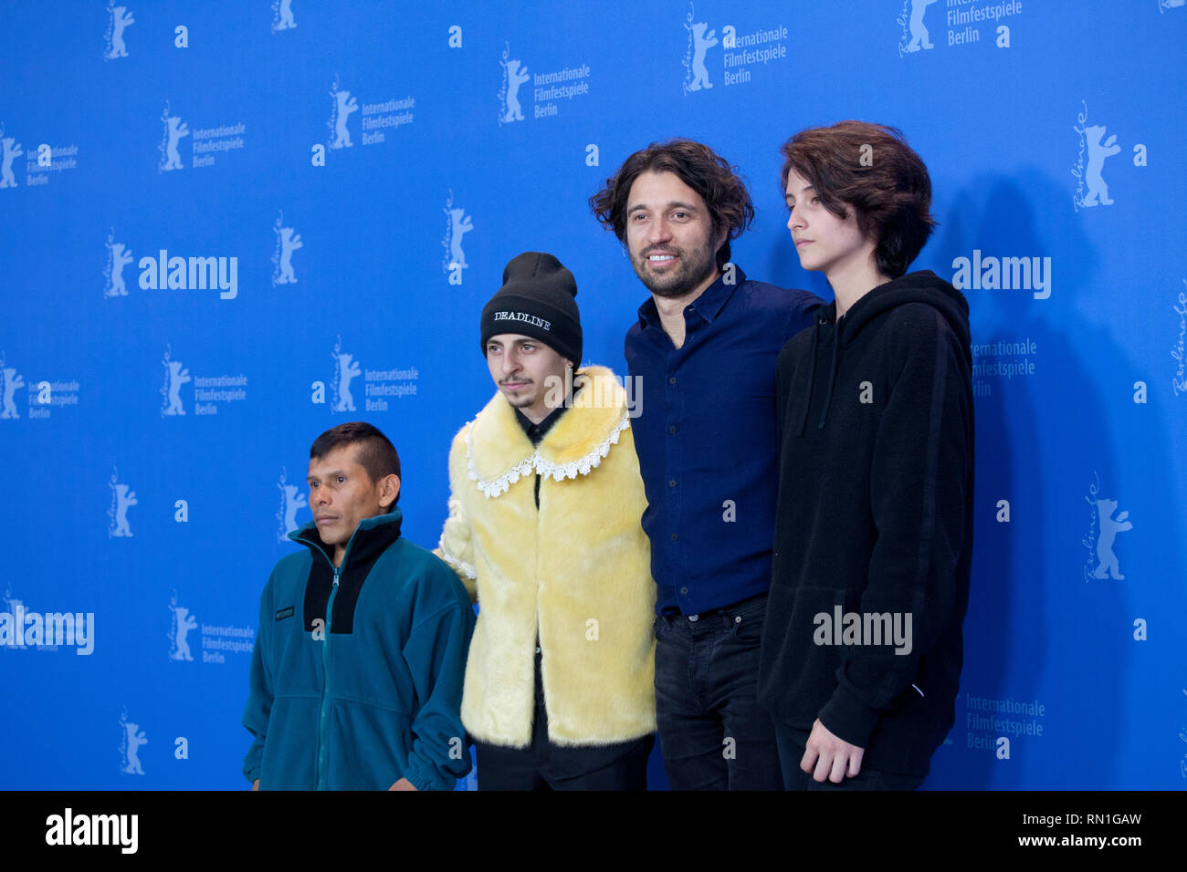 Wilson Salazar, Moises Arias, Alejandro Landes et Sofia Buenaventura au photocall pour le film Monos à la 69e Berlinale International Film Fes Banque D'Images