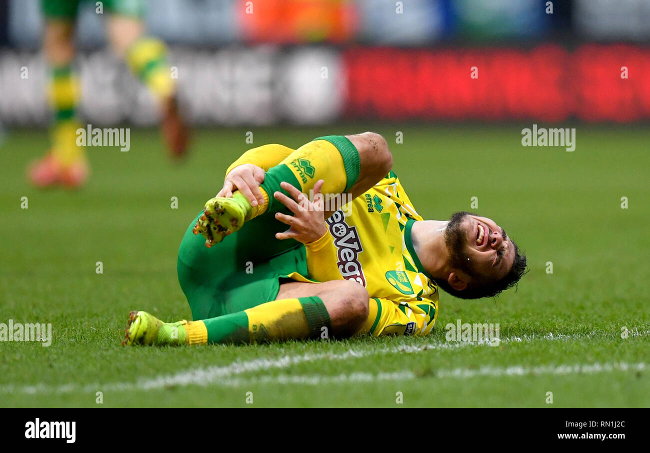 La ville de Norwich ime Buendia descend du ciel blessé durant le match de championnat de pari à l'Université de Bolton Stadium. Banque D'Images