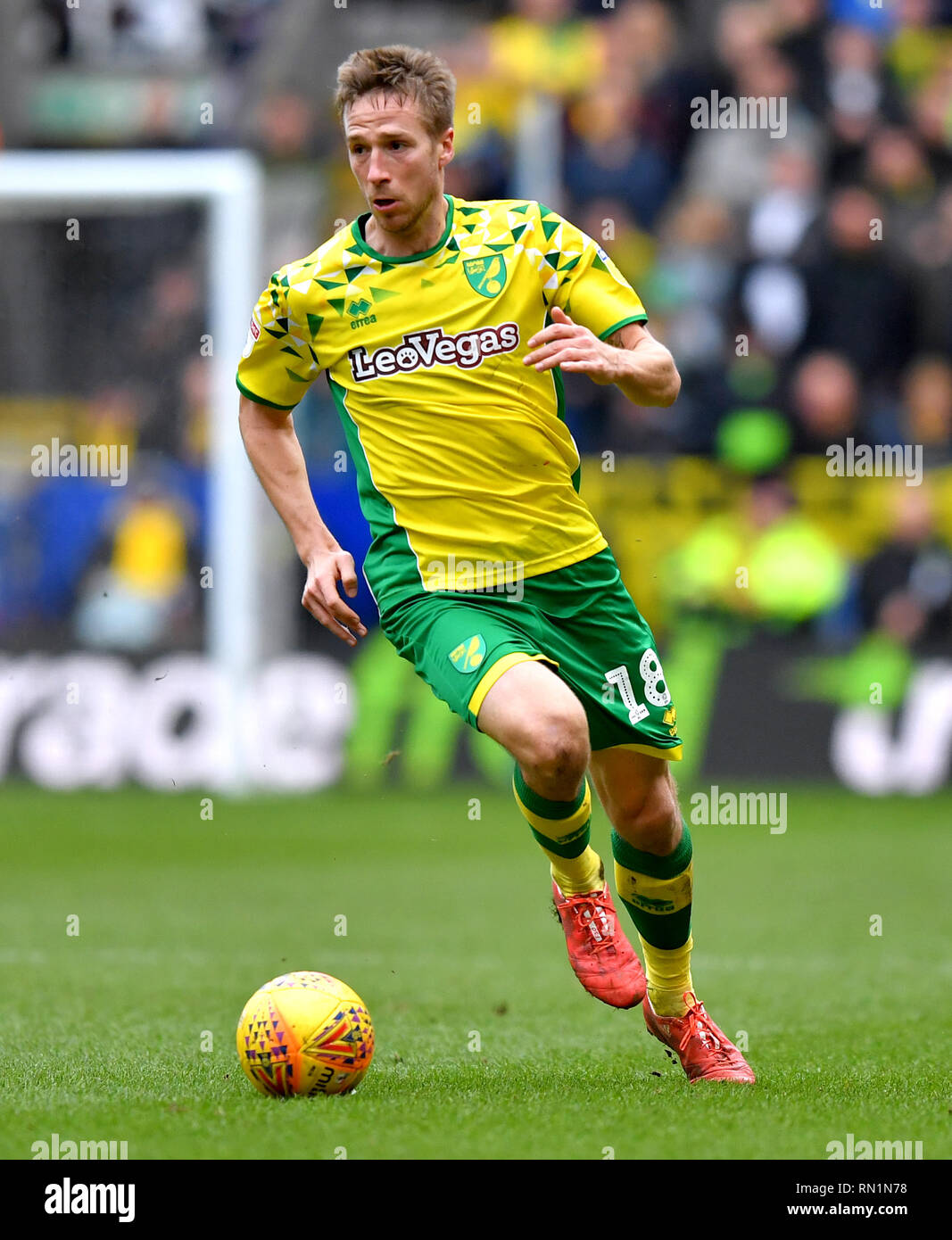 La ville de Norwich Marco Stiepermann pendant le match de championnat Sky Bet à l'Université de Bolton Stadium. Banque D'Images