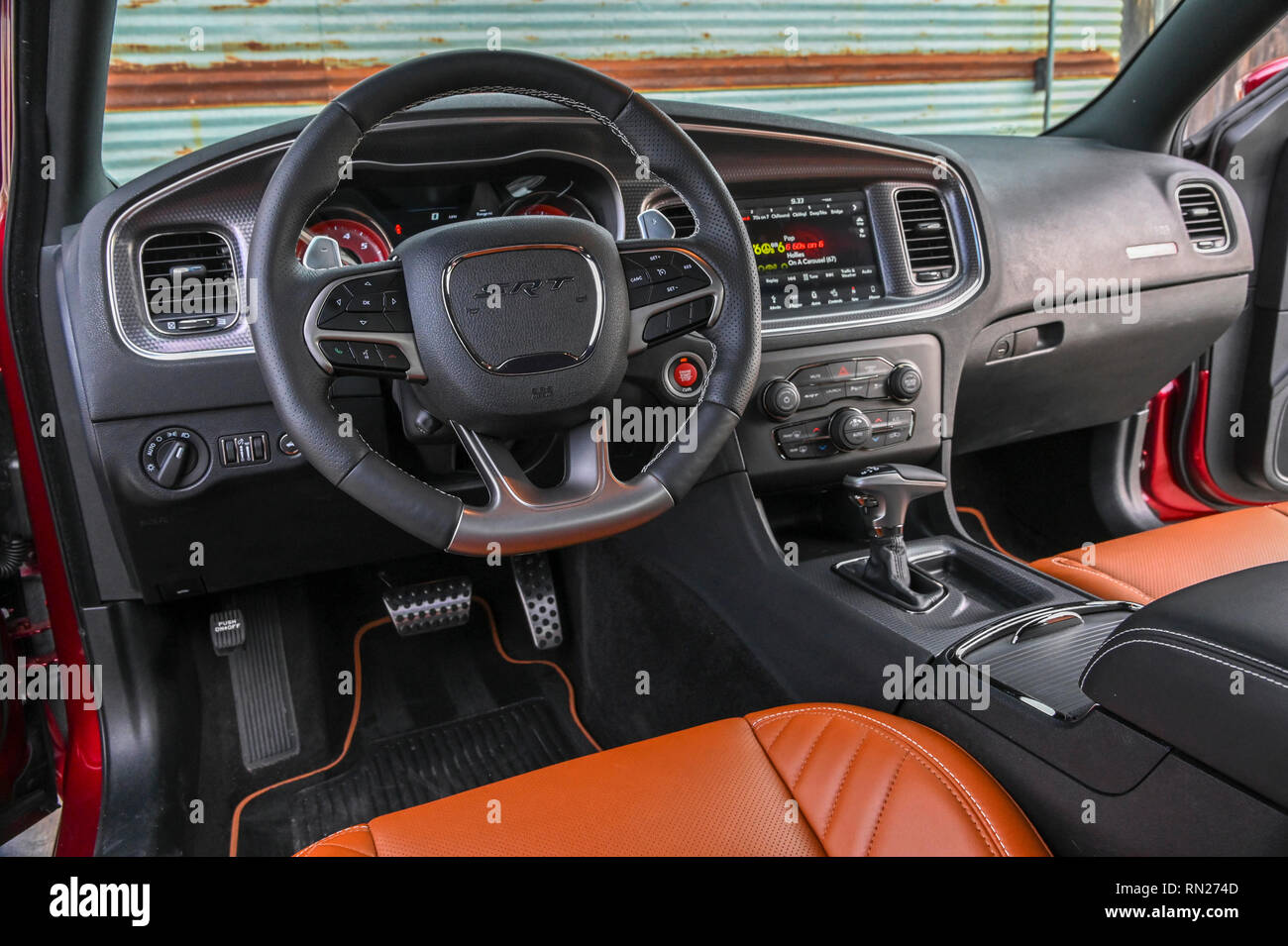 Feb 11, 2019 : 2018 Dodge Charger SRT HEMI de 6,2 l moteur suralimenté Hellcat Albert Pena/CSM Banque D'Images
