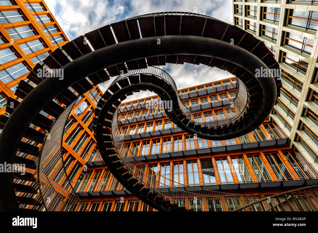 L'infini (escalier escalier sans fin) , double helix, la sculpture, l'artiste Olafur Eliasson, société d'audit KPMG, Westend, Schwantalerhöhe, Munich Banque D'Images