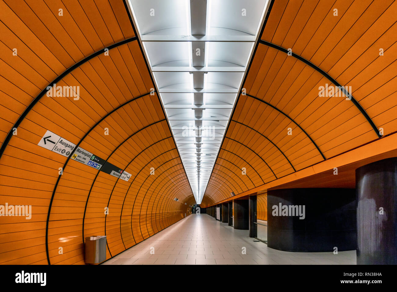 U Bahn Station - La Place Marienplatz, Munich, Bavière, Allemagne Banque D'Images