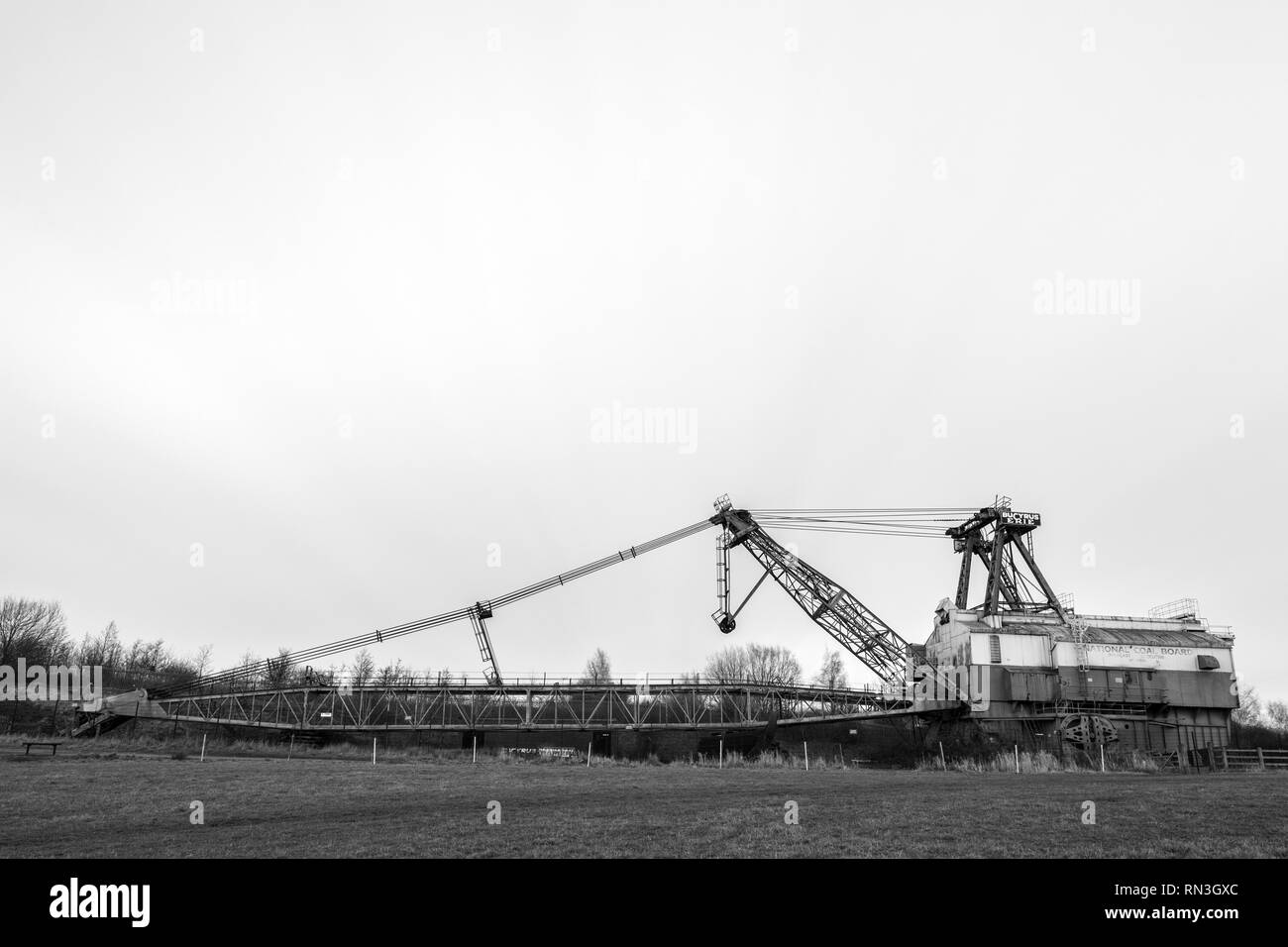 1150 Bucyrus Erie, est une marche préservé dragline également connu sous le nom de 'Oddball' et qu'il repose à l'entrée de St Aidan's Nature Park Banque D'Images