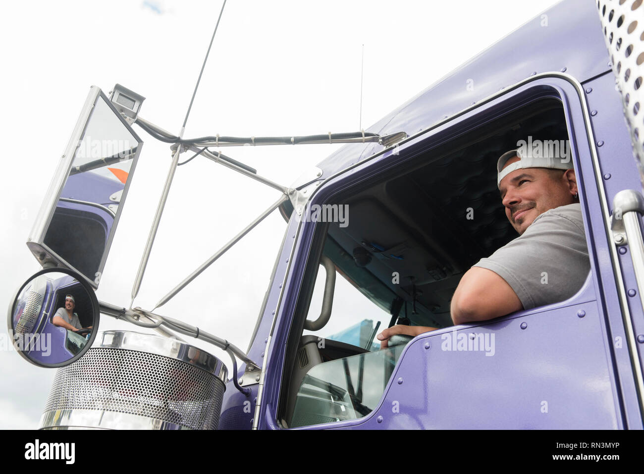 Homme semi-truck Banque D'Images