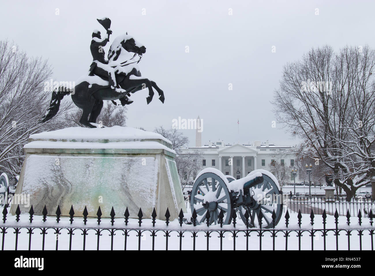 Le général Andrew Jackson Statue, parc Lafayette, Maison Blanche USA winter Banque D'Images