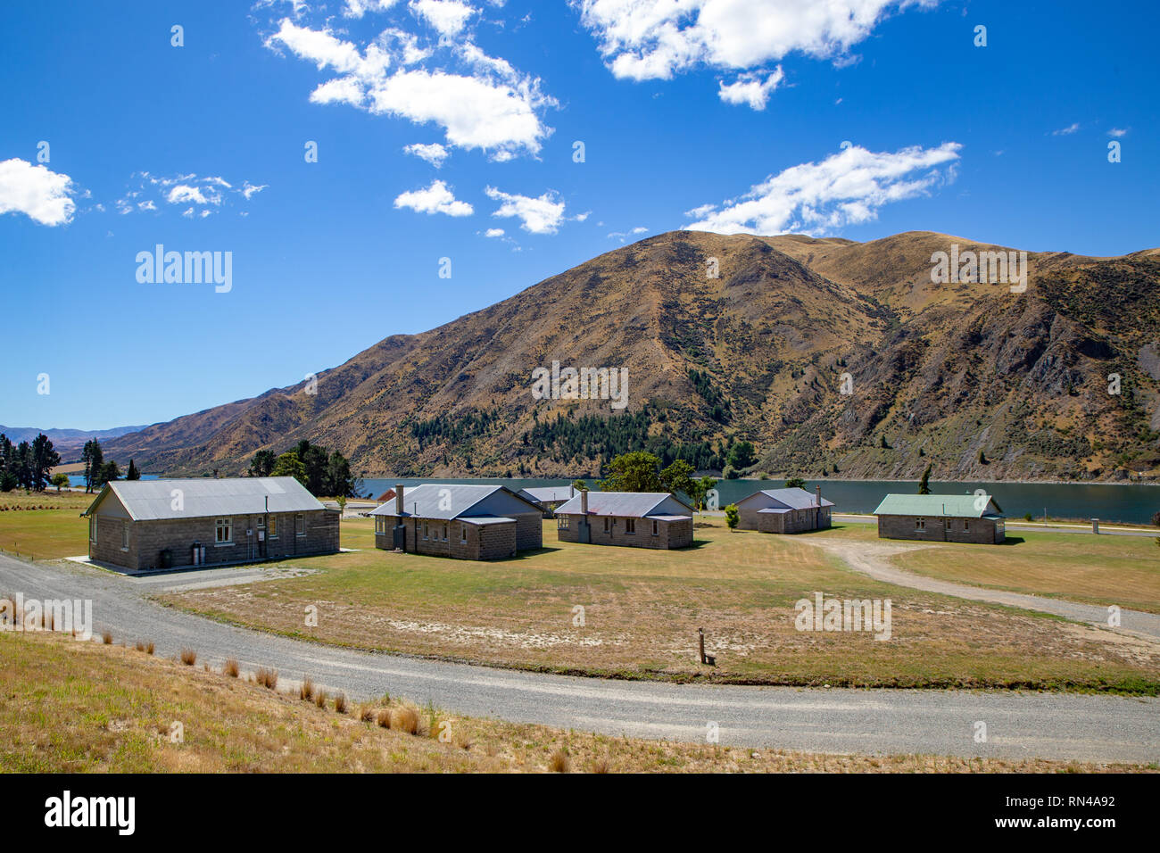 Waitaki, South Canterbury, Nouvelle-Zélande - 16 Février 2019 : Waitaki Village, en face de la digue Waitaki est vendu Banque D'Images