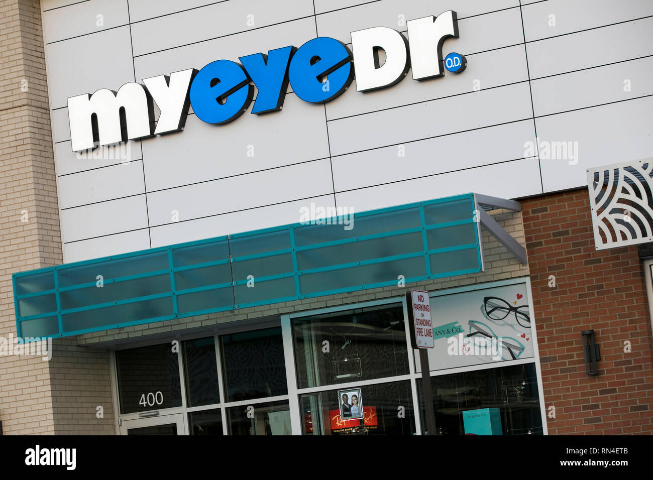 Un logo affiche à l'extérieur d'un MyEyeDr., magasin de détail situé à Chantilly, Virginie le 14 février 2019. Banque D'Images