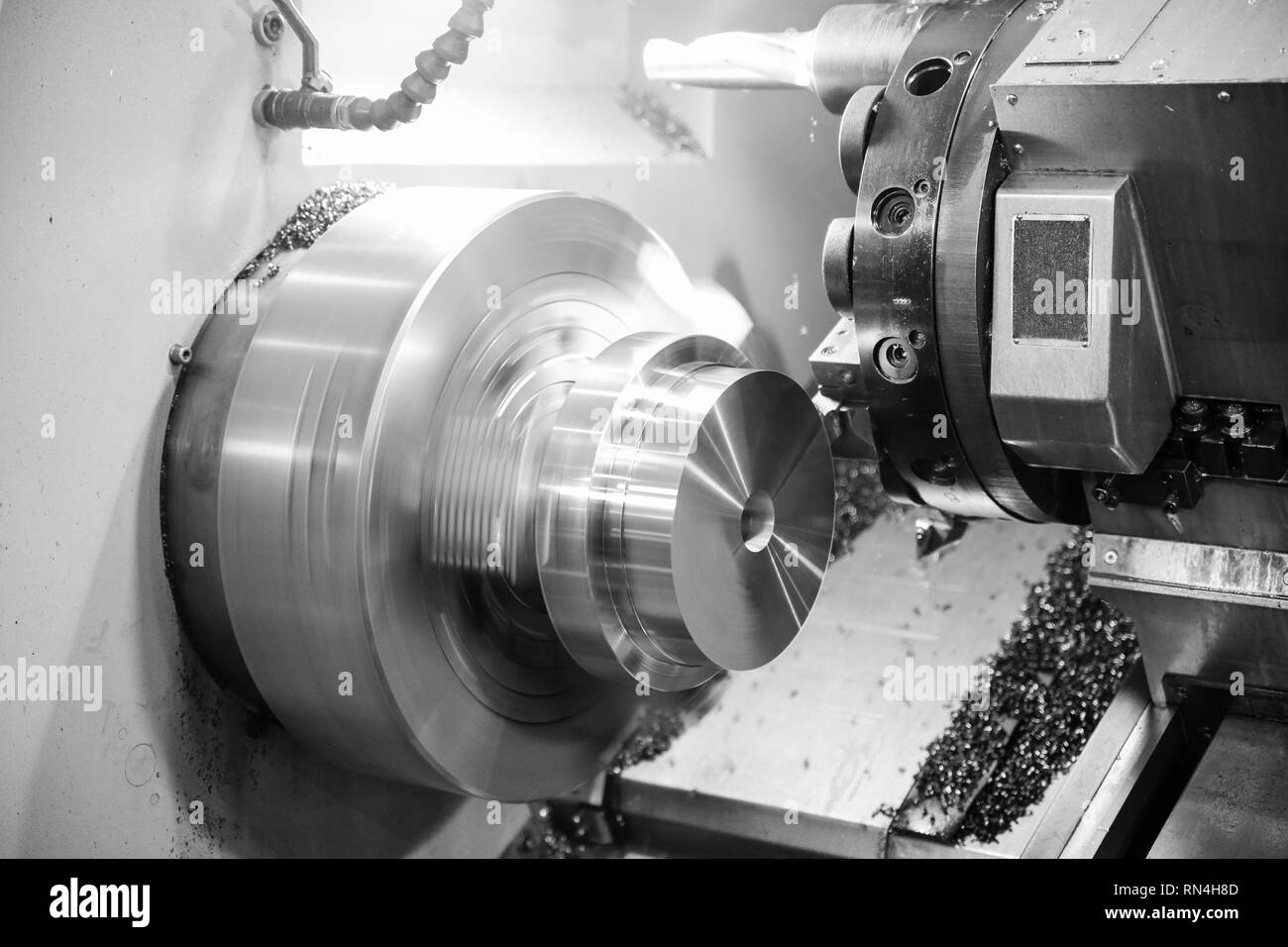 Processus tour CNC métallique. Automatisation de la production. Banque D'Images