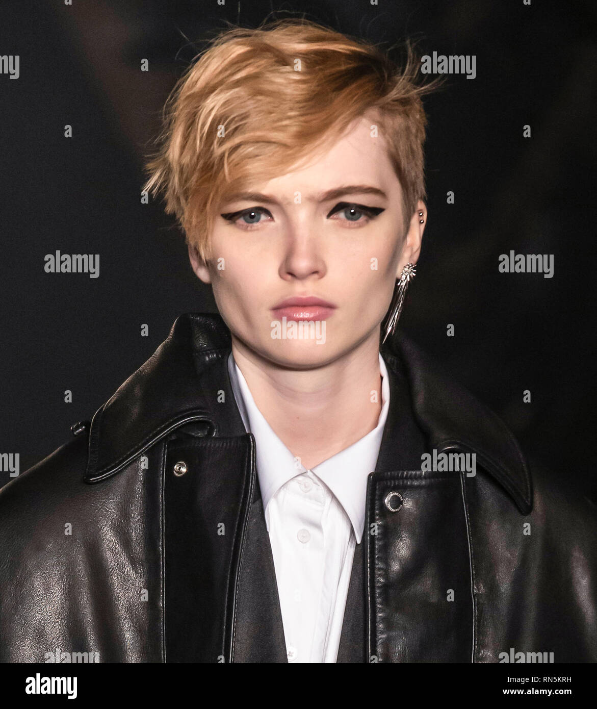 New York, New York - 11 Février 2019 : Ruth Bell marche la piste à Zadig & Voltaire Automne Hiver 2019 Fashion Show au Park Avenue Armory Banque D'Images