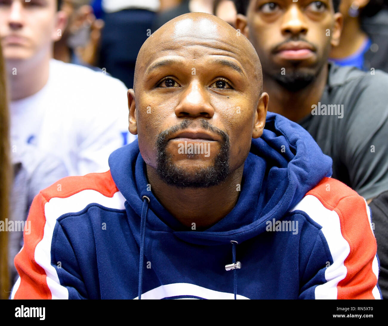 North Carolina, USA. 16 Février, 2019. La légende de la boxe à la retraite Floyd Mayweather assiste à un duc Men's basketball game vs N.C. Etat le 16 février, 2019 à Cameron Indoor Stadium en NC. Credit : Ed Clemente/ZUMA/Alamy Fil Live News Banque D'Images