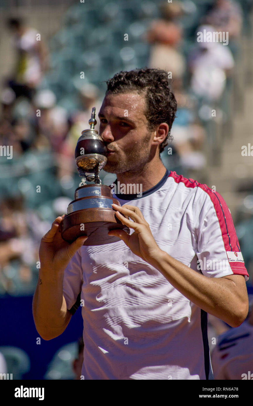 Buenos Aires, capitale fédérale, l'Argentine. Feb 17, 2019. Marco Cecchinato est le champion de l'ATP 250 de l'Argentine 2019 ouvert après avoir gagné en deux sets 6-1 ; 6-2 pour l'argentin Diego Swartzman. Credit : Roberto Almeida Aveledo/ZUMA/Alamy Fil Live News Banque D'Images