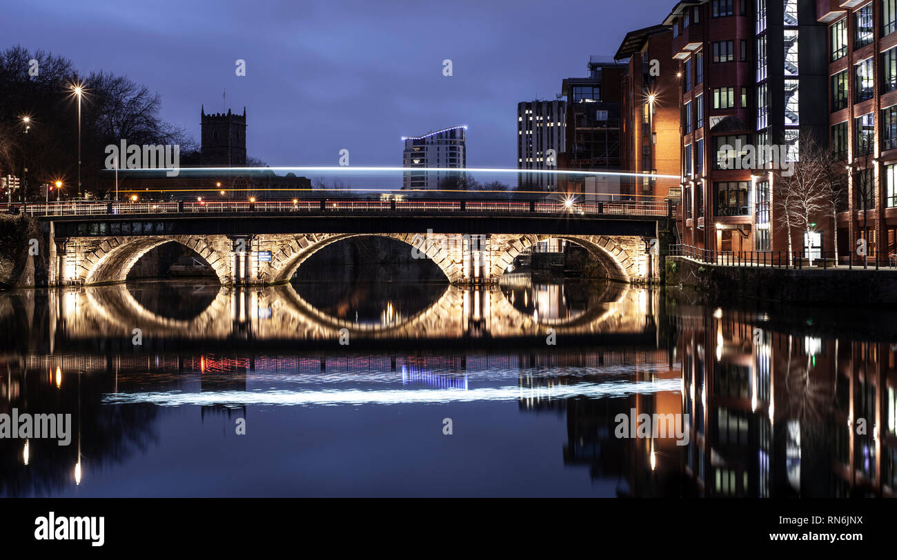 Sentier de lumière, Bristol bridge. Banque D'Images