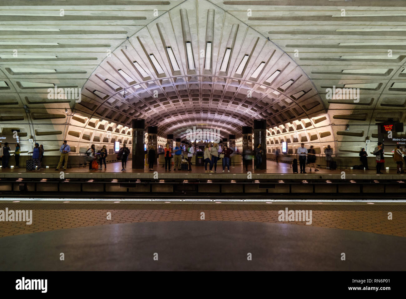 Au départ de train, Metro Centre Station, Washington Metropolitan Area Transit Authority, DC Banque D'Images