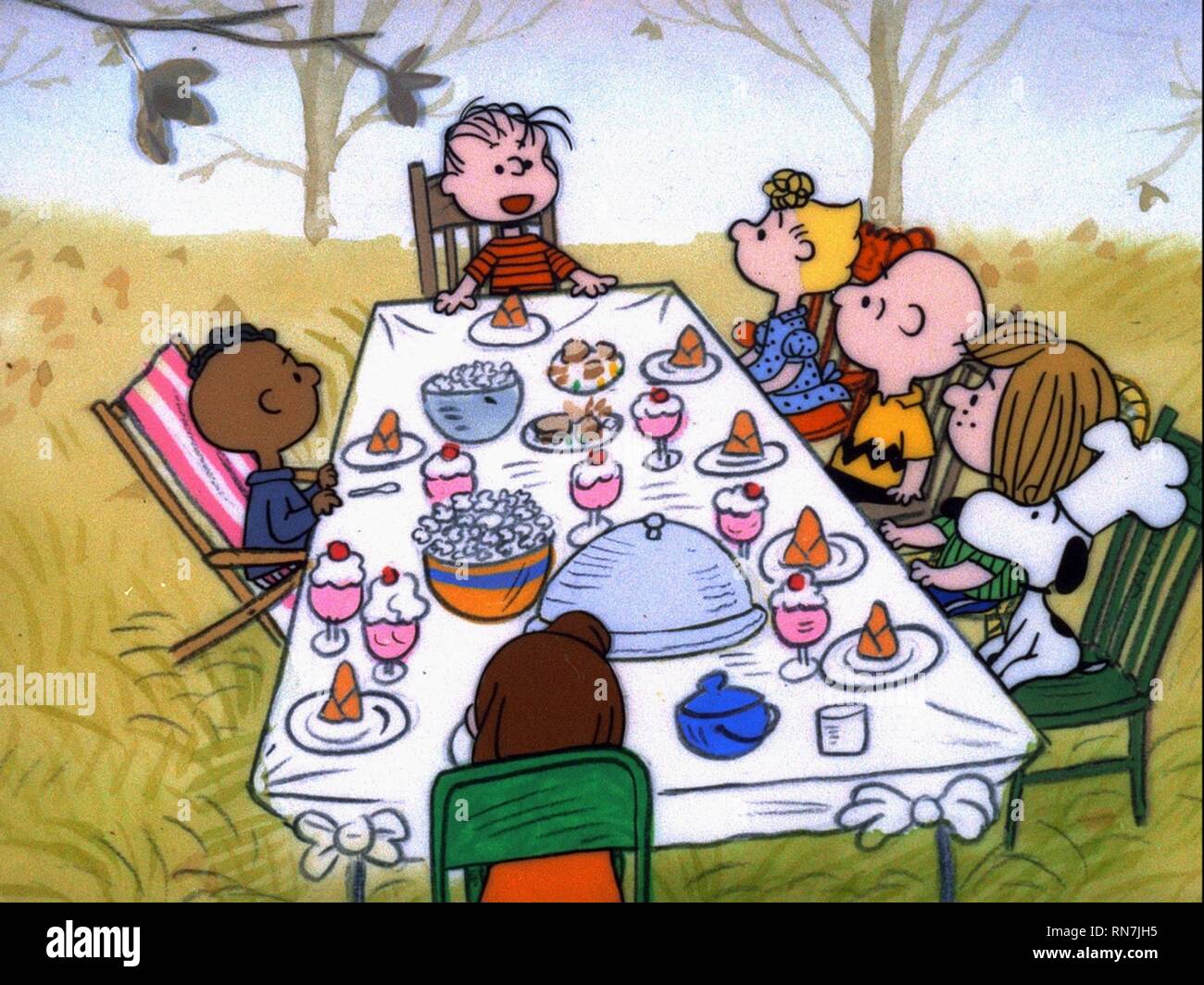 LINUS, Sally, Charlie Brown, Snoopy, Peppermint Patty,A CHARLIE BROWN THANKSGIVING, 1973 Banque D'Images