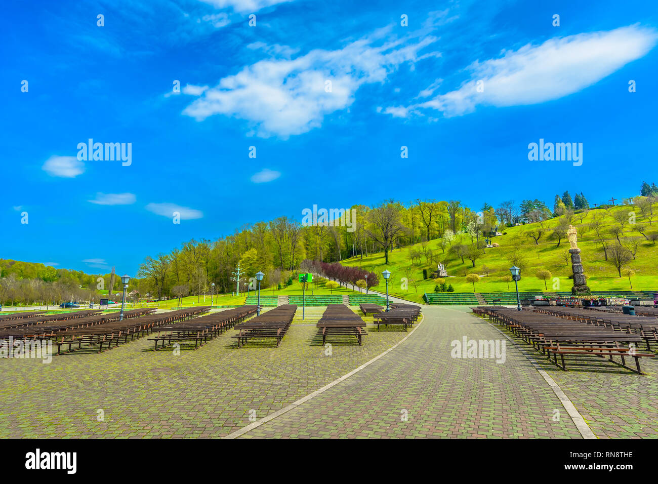 Vue panoramique à l'extérieur du célèbre sanctuaire marial Marija Bistrica, Croatie. Banque D'Images