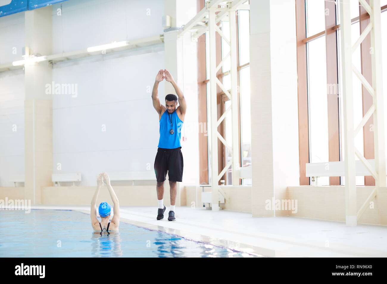 Aqua Fitness en piscine Banque D'Images