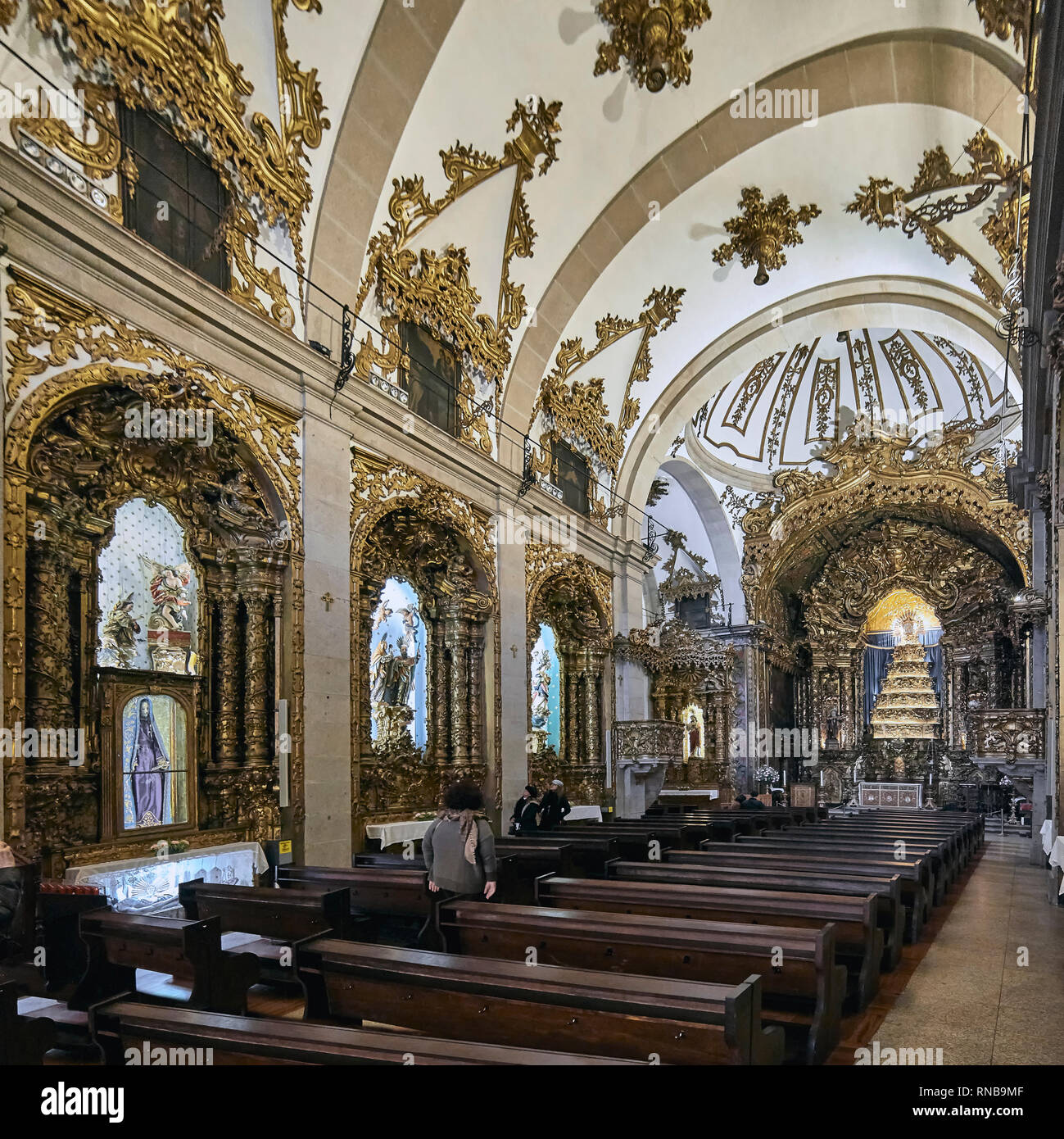 Igreja do Carmo, Carmélites, avec la caractéristique de granit et un mur de carreaux bleus. L'architecture baroque portugais, Porto, Portugal Banque D'Images