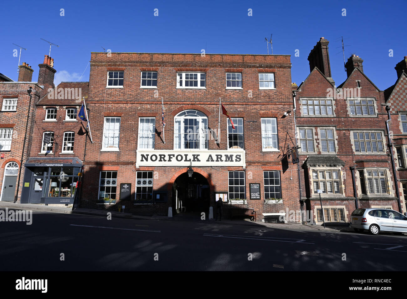 En vue d'Arundel West Sussex UK - Le Norfolk Arms Hotel et restaurant Banque D'Images