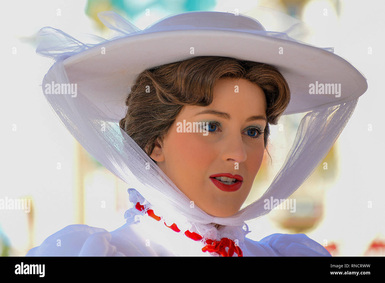 FRANCE, PARIS - 29 février 2016 - Close-up du personnage de Mary Poppins avec son grand chapeau, à l'intérieur du parc Disneyland Paris, Banque D'Images