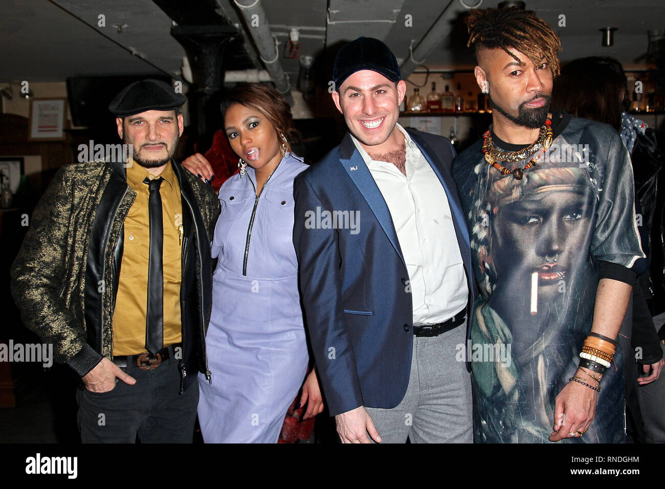 New York, USA. 16 févr., 2016. Bloc de Phillip, Alicia Quarles, Micah Jesse, Ty Hunter à l'Mardi, Février 16, 2016 pour l'Anniversaire de top model Selita Ebanks à Troie Liquor Bar à New York, USA. Crédit : Steve Mack/S.D. Mack Photos/Alamy Banque D'Images