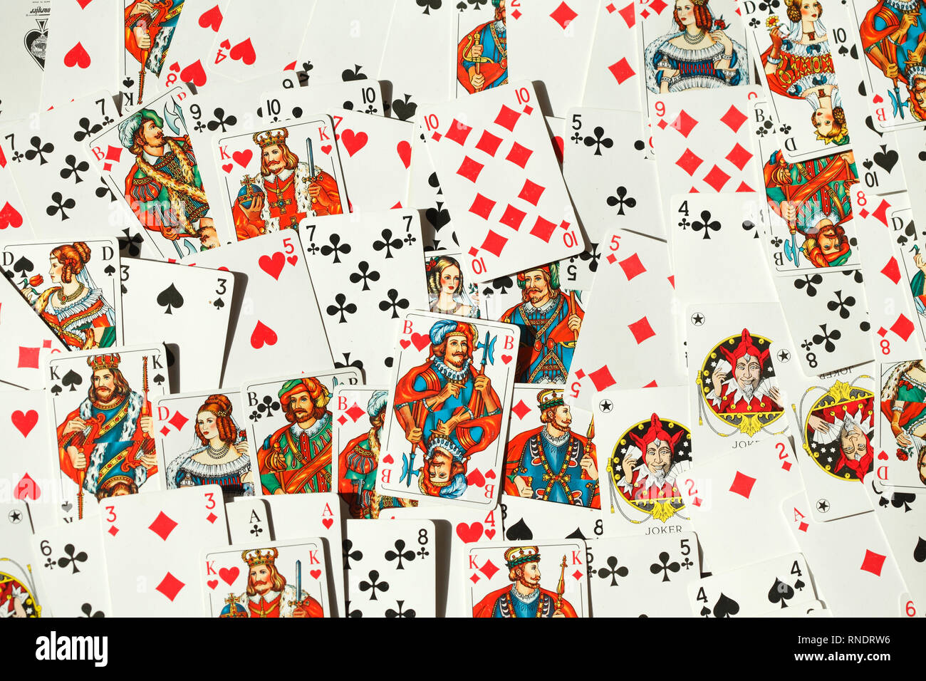 Différents jeux de cartes en couleurs, photo d'arrière-plan, résumé Banque D'Images