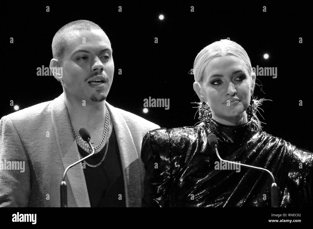 Hollywood, CA. Feb 17, 2019. Evan Ross, Ashlee Simpson, dans le cadre de la 5e édition de la beauté d'Hollywood Awards Backstage à l'Avalon à Hollywood, Californie le 17 février 2019. Credit : Faye Sadou/media/Alamy Punch Live News Banque D'Images