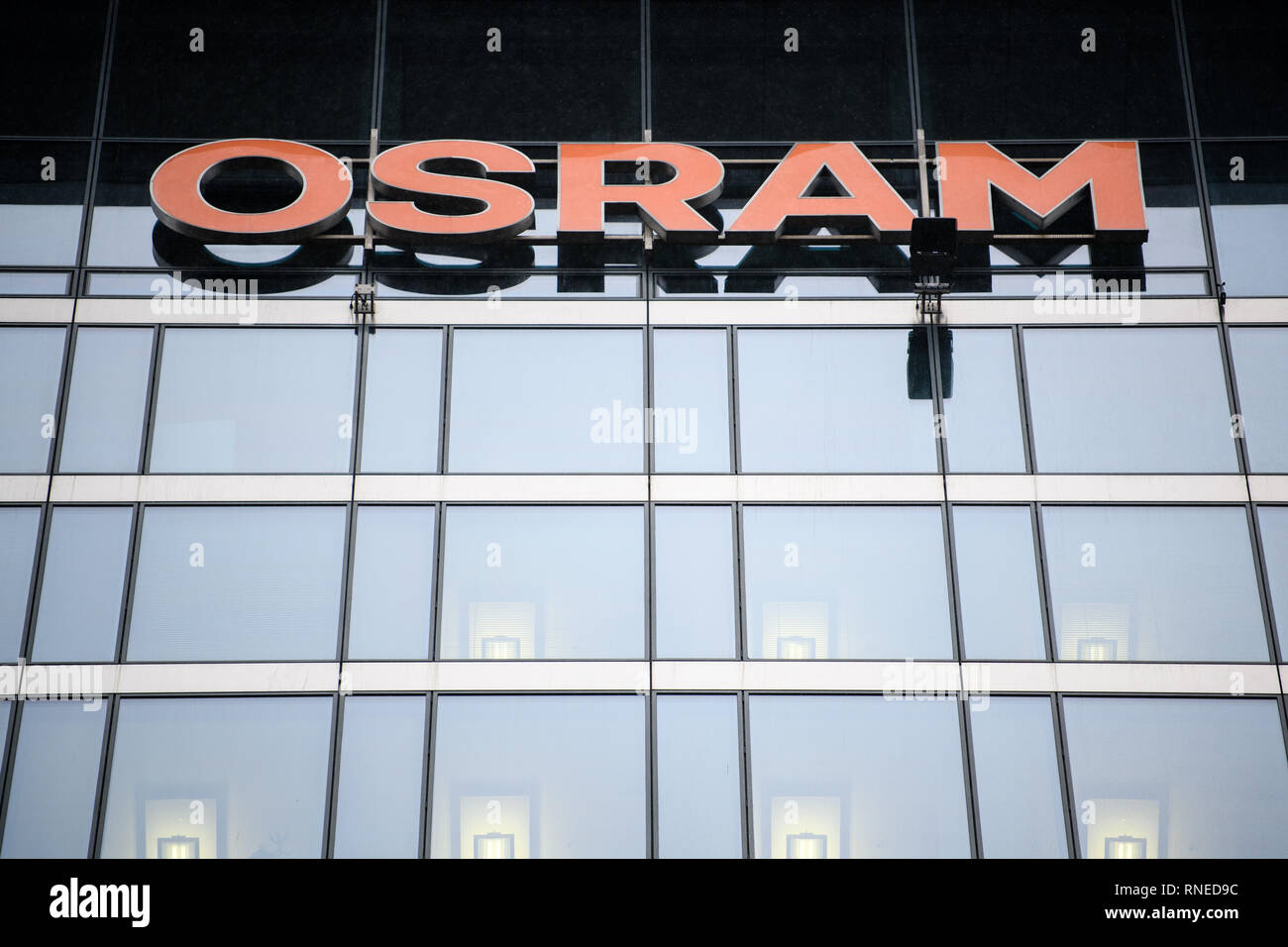 11 février 2019, Bavaria, Munich : le logo d'Osram peuvent être vus au siège de Osram. Photo : Matthias Balk/dpa Banque D'Images