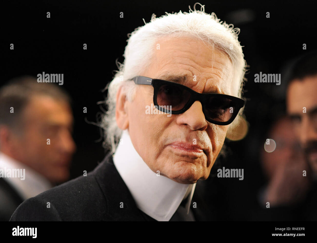 Berlin, Allemagne. 20 Nov, 2012. L'icône mondiale de la mode Karl Lagerfeld, photographié à l'ouverture de l'exposition "La petite veste noire." L'icône de mode et directeur artistique de la maison de couture Chanel est décédé, Chanel pour Hambourg dit bureau. Credit : Britta Pedersen/dpa-Zentralbild/dpa/Alamy Live News Banque D'Images