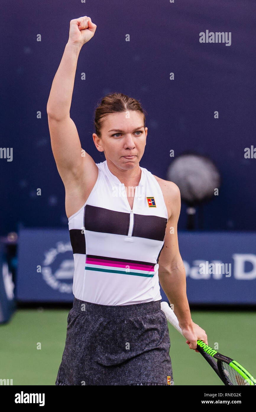 Dubaï, Émirats arabes unis. Feb 19, 2019. De la Roumanie : Simona réagit dans le deuxième tour contre Eugenie Bouchard du Canada pendant le Dubai Duty Free Tennis championnat au stade de tennis international de Dubaï, DUBAÏ, ÉMIRATS ARABES UNIS Le 19 février 2019. Photo de Grant l'hiver. Credit : UK Sports Photos Ltd/Alamy Live News Banque D'Images