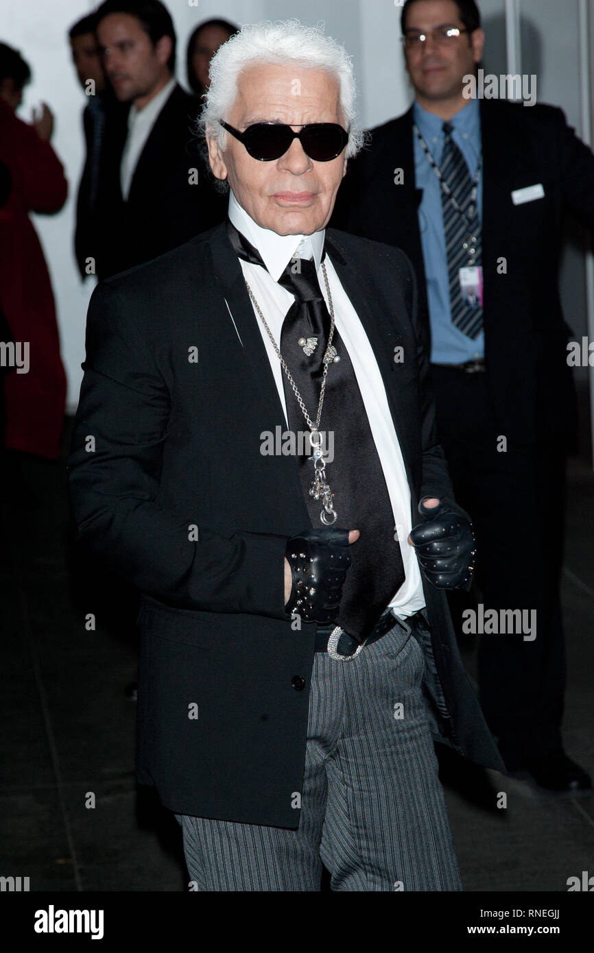 Karl Lagerfeld participe à la Museum of Modern Art's 4th Annual Film bénéficier à 'un hommage à Pedro Almodovar' au Musée d'Art Moderne le 15 novembre 2011 à New York. Banque D'Images
