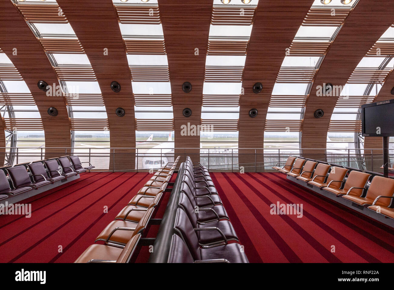 L'aéroport de Paris Charles de Gaulle, Terminal 2E, France. Terminal, conçu par Paul Andreu, Banque D'Images