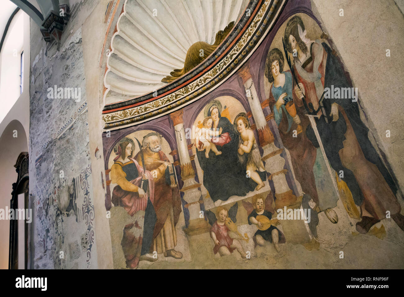 Aoste, vallée d'aoste, Italie. Cathédrale de Santa Maria Assunta. L'autel de Saint Lucia. Fresque de Pierre Gazin, peint vers 1526-1530. L'paintin Banque D'Images