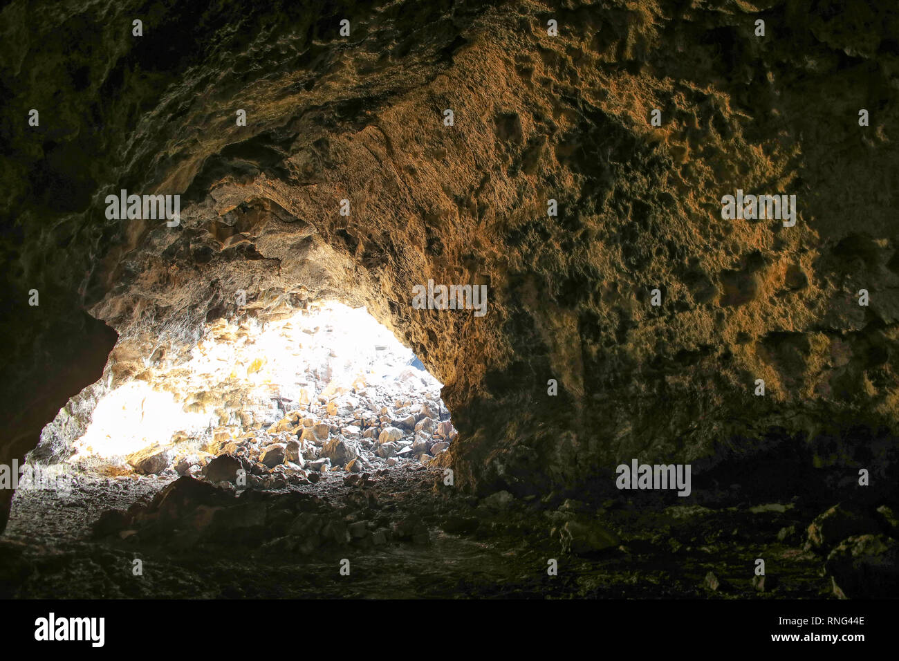 Grotte du Tunnel indiennes en cratères de la Lune National Monument, Colorado, USA. Le monument représente l'un des mieux préservés dans le basalte c Banque D'Images