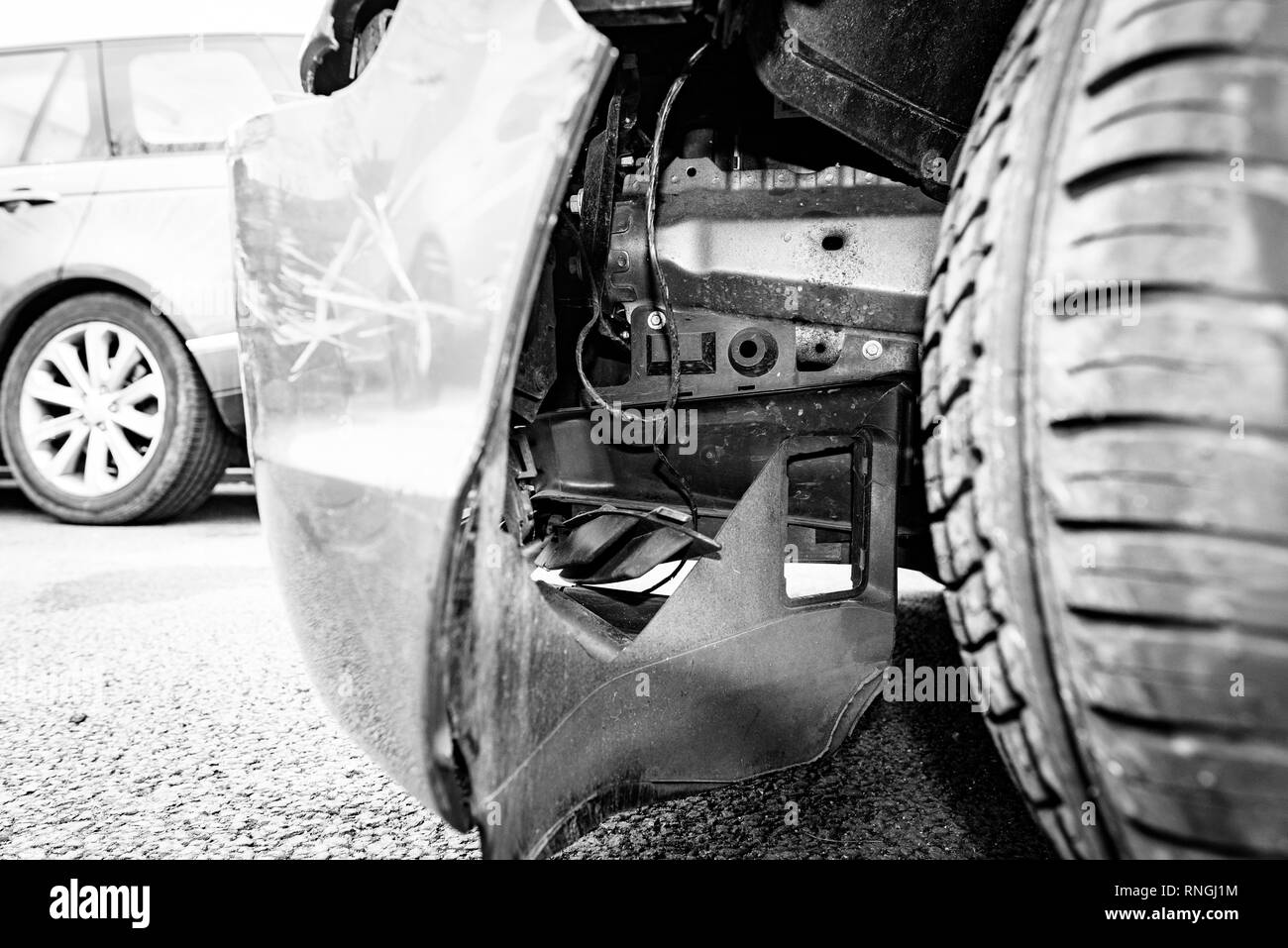 Accident de voiture et location de dommages. Le travail de corps et de bouclier. Banque D'Images