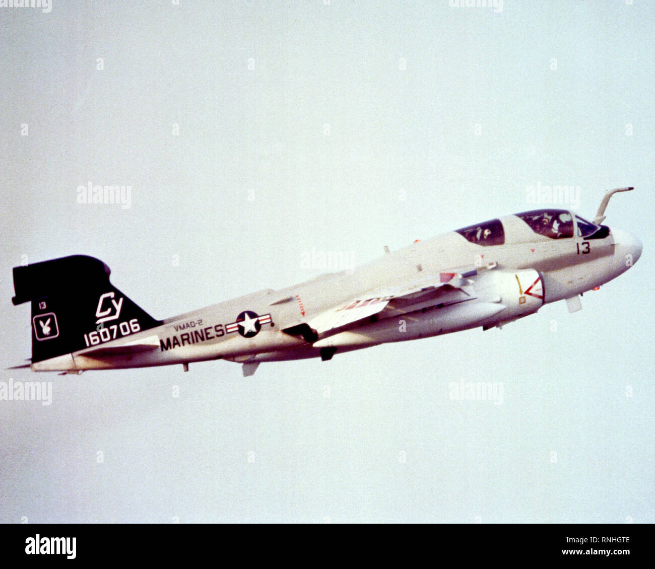 1980 - Un avion vue du côté droit de l'aire marine de EA-6B Prowler aéronef au cours de l'effort à faire face au nord '80 Banque D'Images