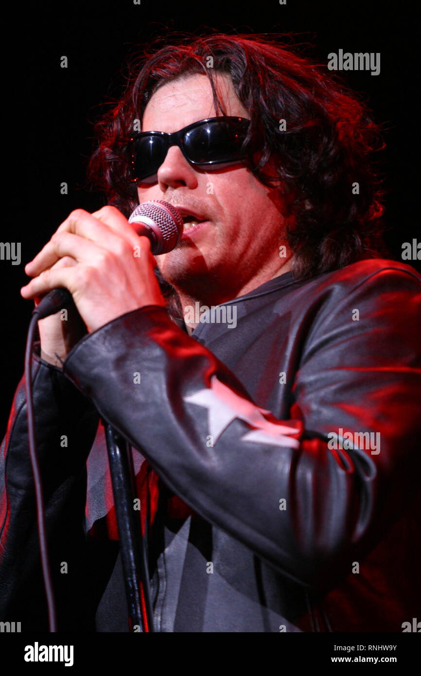 Ian astbury doors Banque de photographies et d’images à haute