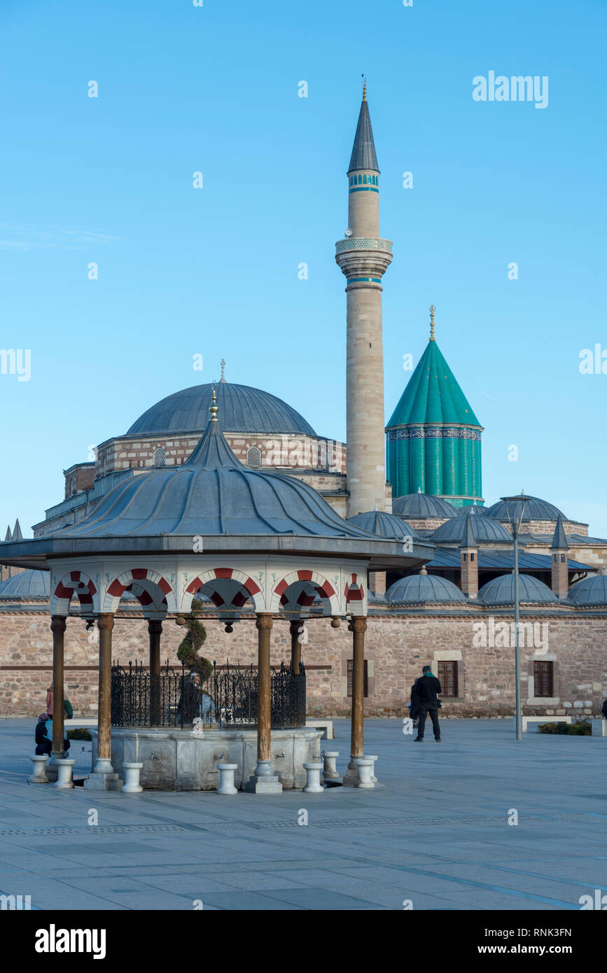 Février 11,2019 KONYA TURQUIE.La mosquée de MEVLANA CELALEDDIN Rumi était un saint homme d'Anatolie qui a donné espoir et d'inspiration pour l'humanité. Il est né je Banque D'Images
