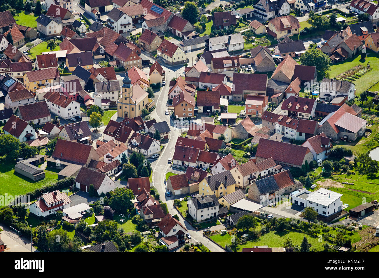 Le Geusfeld ville vu de l'air. Municipalité Falkenberg, district de Hassberg, Bavière, Allemagne Banque D'Images