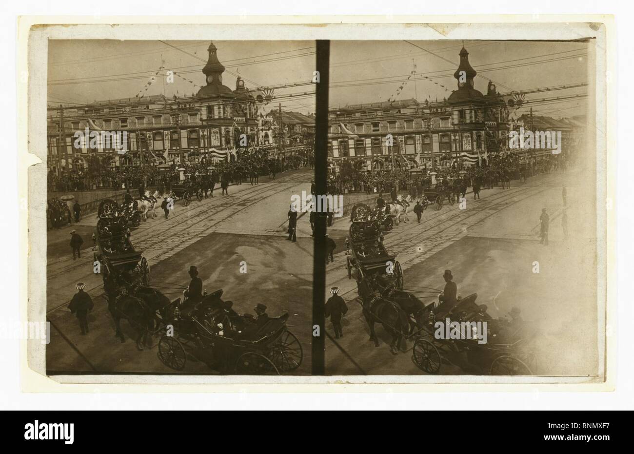 L'Amiral Togo, voitures transportant des officiers de marine, et des représentants du gouvernement au cours de la visite officielle à Tokyo en octobre, 1905 Banque D'Images